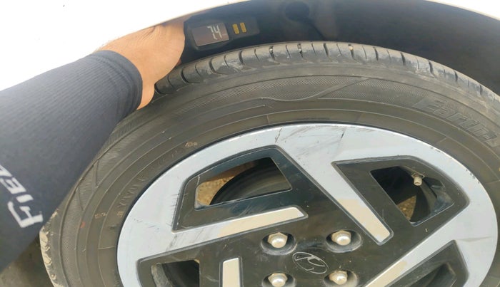 2023 Hyundai AURA S 1.2 CNG, CNG, Manual, 1,02,971 km, tyre