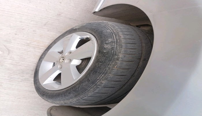 2016 Skoda Rapid 1.5 TDI CR ACTIVE, Diesel, Manual, 1,91,491 km, tyre