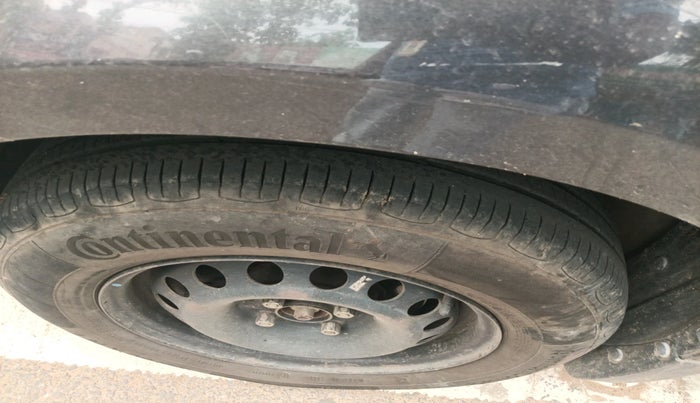 2017 Maruti Swift VXI, Petrol, Manual, 98,290 km, tyre