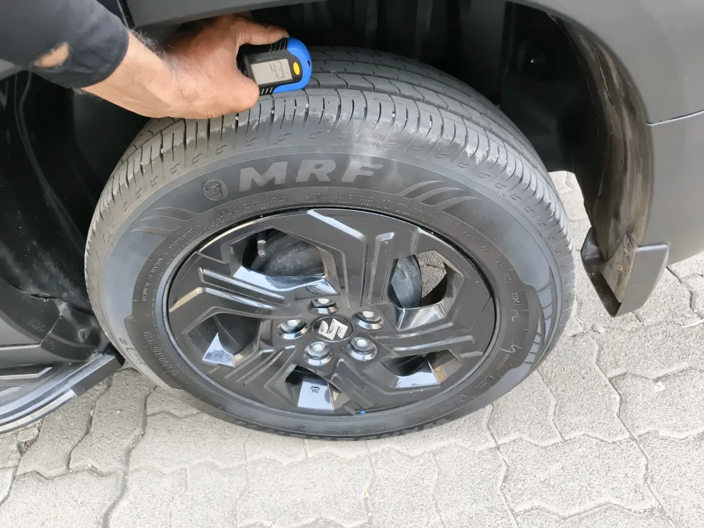 2024 Maruti BREZZA ZXI S-CNG, CNG, Manual, 14,786 km, tyre