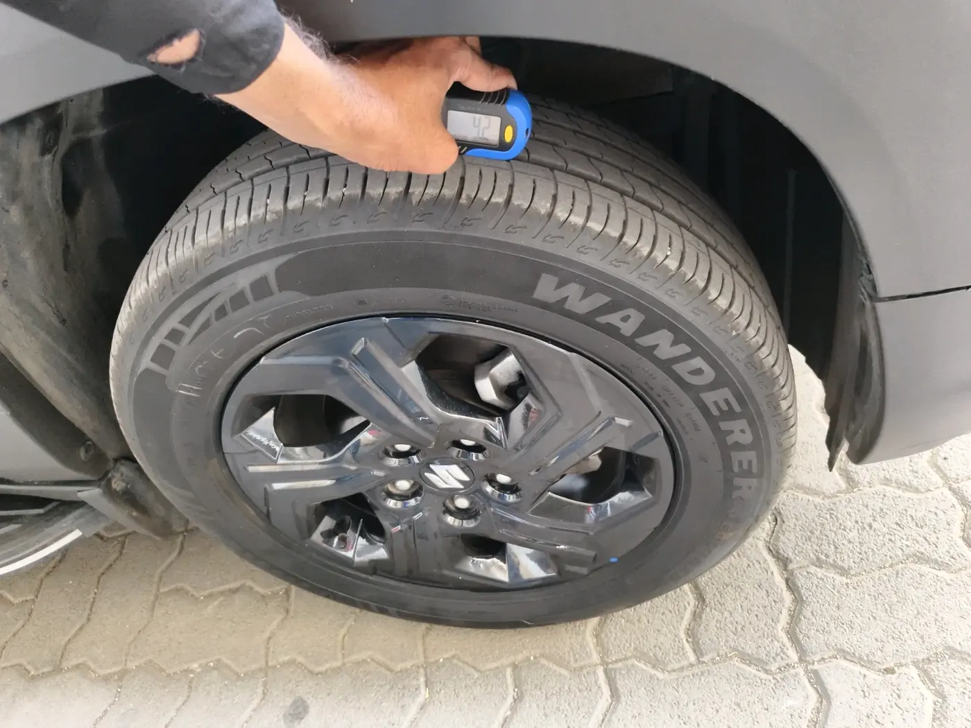 2024 Maruti BREZZA ZXI S-CNG, CNG, Manual, 14,786 km, tyre