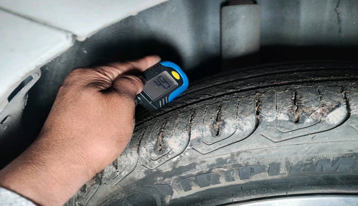 2019 Volkswagen Polo COMFORTLINE 1.0L MPI, Petrol, Manual, 82,204 km, tyre