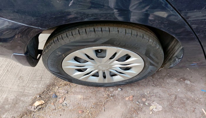 2022 Maruti Ciaz SIGMA 1.5 SHVS MT  PETROL, Petrol, Manual, 46,217 km, tyre