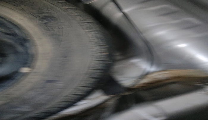 2016 Renault Kwid RXT 1.0, Petrol, Manual, 41,820 km, tyre