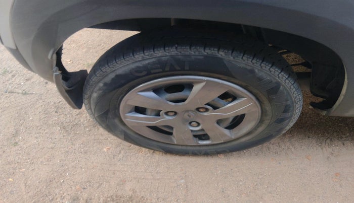 2016 Renault Kwid RXT 1.0, Petrol, Manual, 41,820 km, tyre