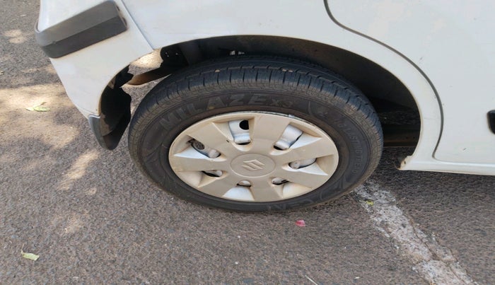 2013 Maruti Wagon R 1.0 LXI, Petrol, Manual, 87,506 km, tyre