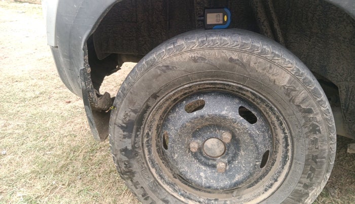 2017 Renault Kwid RXT 1.0, Petrol, Manual, 86,742 km, tyre