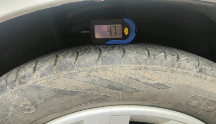 2017 Datsun Redi Go T (O), CNG, Manual, 64,560 km, tyre