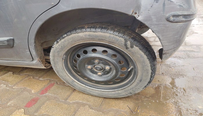 2011 Maruti Wagon R 1.0 VXI, Petrol, Manual, 1,03,210 km, tyre