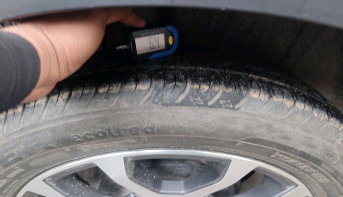 2025 Maruti XL6 ZETA CNG, CNG, Manual, 14,147 km, tyre