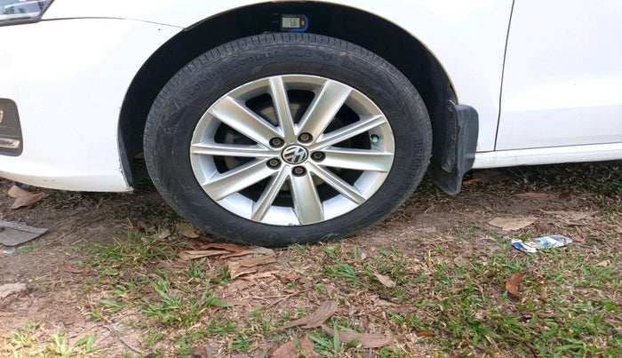 2017 Volkswagen Vento HIGHLINE DIESEL 1.5, Diesel, Manual, 1,76,097 km, tyre