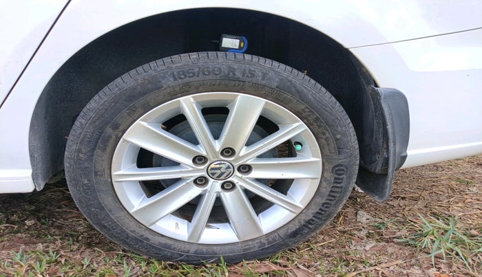 2017 Volkswagen Vento HIGHLINE DIESEL 1.5, Diesel, Manual, 1,76,097 km, tyre