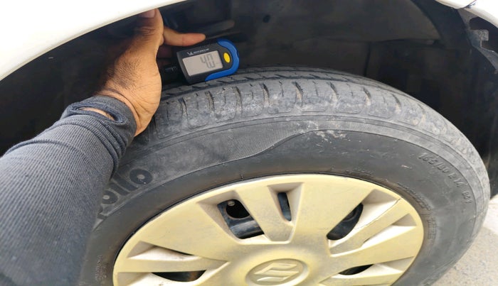 2010 Maruti Swift VXI, CNG, Manual, 1,65,989 km, tyre