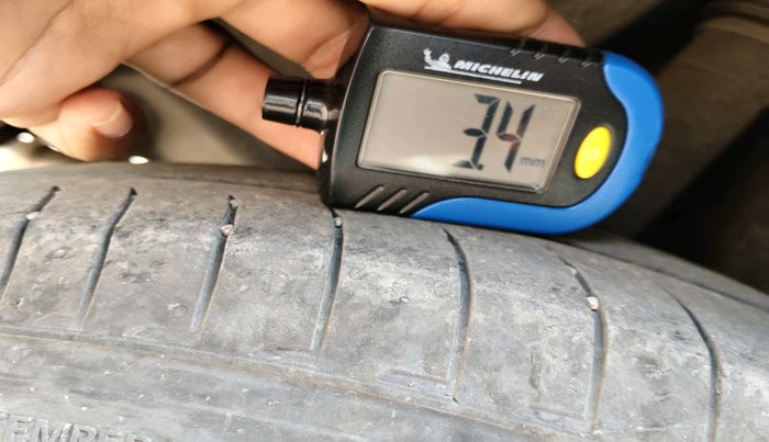 2021 Maruti Swift VXI, Petrol, Manual, 1,40,051 km, tyre