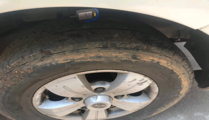 2014 Tata Safari Storme 2.2 EX 4X2, Diesel, Manual, 1,23,338 km, tyre