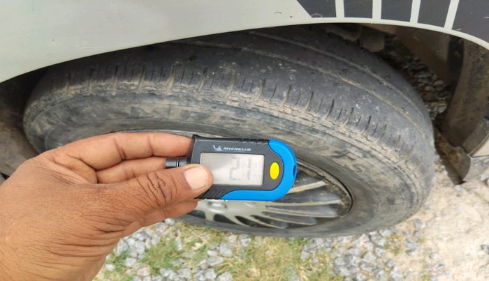 2016 Mahindra Kuv100 K4 D 6 STR, Diesel, Manual, 64,931 km, tyre