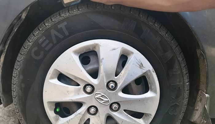 2012 Hyundai i10 MAGNA 1.1, Petrol, Manual, 1,03,849 km, tyre