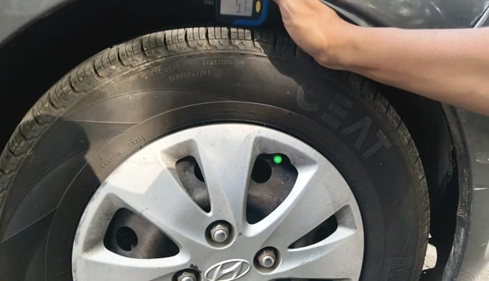 2012 Hyundai i10 MAGNA 1.1, Petrol, Manual, 1,03,849 km, tyre