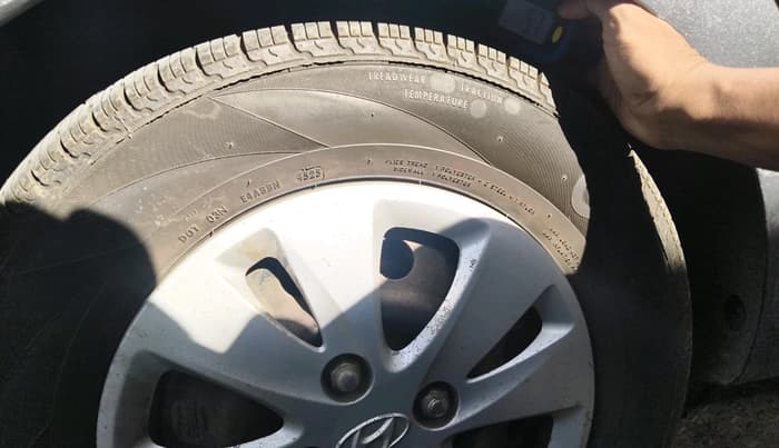 2012 Hyundai i10 MAGNA 1.1, Petrol, Manual, 1,03,849 km, tyre