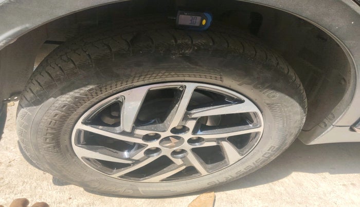 2023 Mahindra XUV400 EL 7.2 KW, Electric, Automatic, 33,252 km, tyre