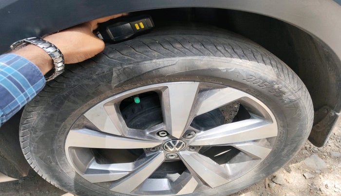 2022 Volkswagen TAIGUN TOPLINE 1.0 TSI AT, Petrol, Automatic, 57,175 km, tyre