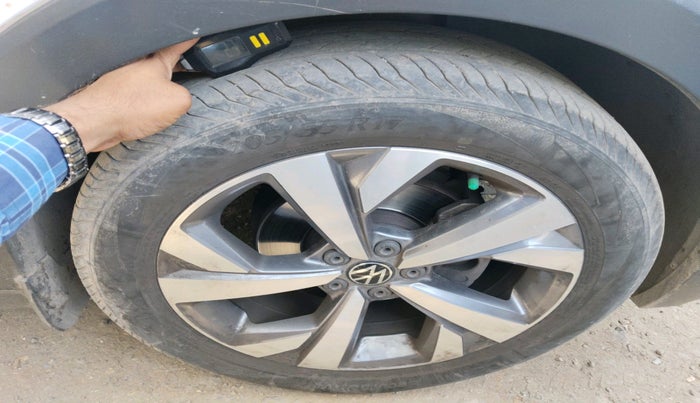 2022 Volkswagen TAIGUN TOPLINE 1.0 TSI AT, Petrol, Automatic, 57,175 km, tyre