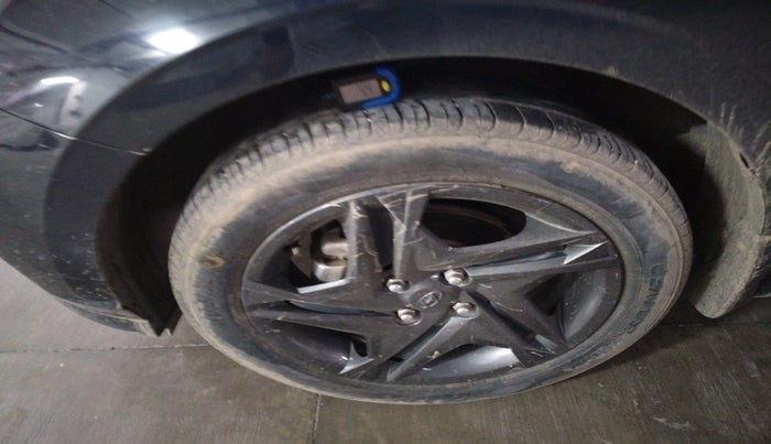 2021 Hyundai NEW I20 SPORTZ 1.2 MT, Petrol, Manual, 48,805 km, tyre