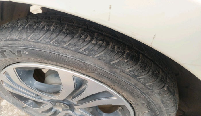 2024 Tata Tiago XTA PETROL, Petrol, Automatic, 19,675 km, tyre