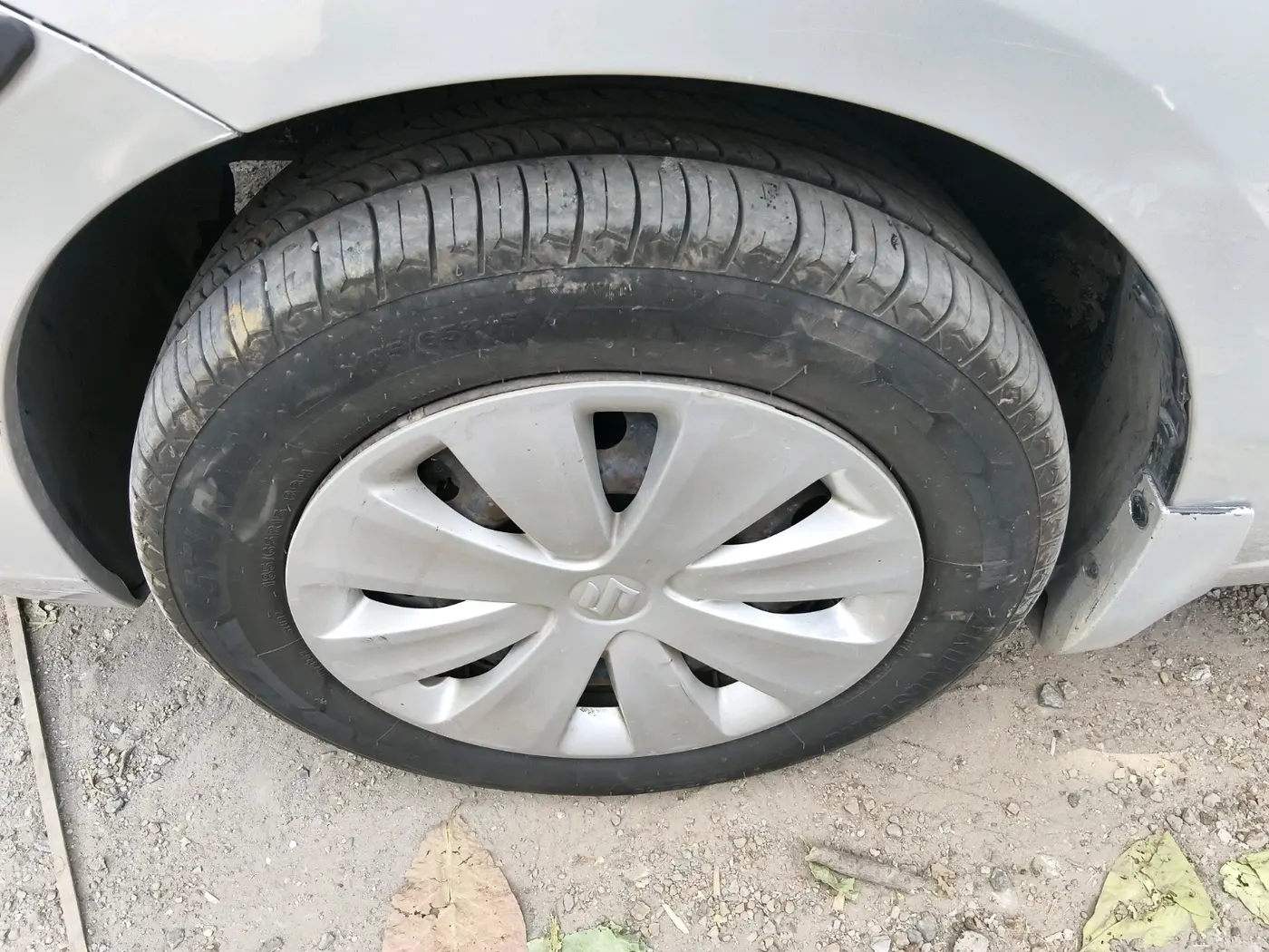 2015 Maruti Ertiga VXI CNG, CNG, Manual, 1,18,963 km, tyre