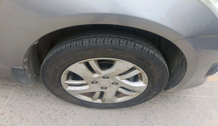 2012 Maruti Swift Dzire ZXI, Petrol, Manual, 93,389 km, tyre
