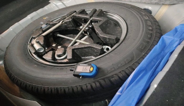 2020 Tata ALTROZ XT PETROL, Petrol, Manual, 33,175 km, tyre