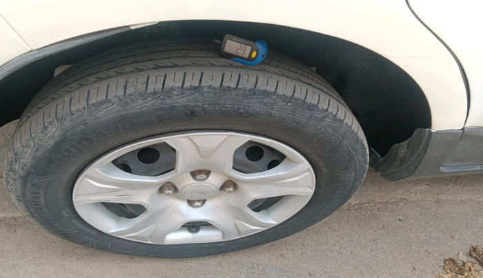 2014 Ford Ecosport TREND 1.5L DIESEL, Diesel, Manual, 1,09,730 km, tyre