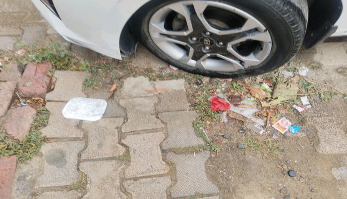 2024 Hyundai NEW I20 SPORTZ 1.2 MT, Petrol, Manual, 40,510 km, tyre