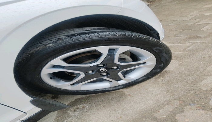 2024 Hyundai NEW I20 SPORTZ 1.2 MT, Petrol, Manual, 40,510 km, tyre