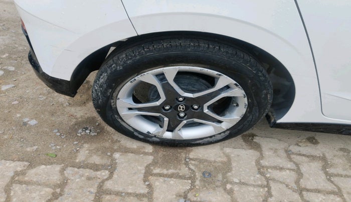 2024 Hyundai NEW I20 SPORTZ 1.2 MT, Petrol, Manual, 40,510 km, tyre