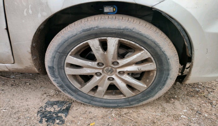 2015 Maruti Ertiga ZDI SHVS, Diesel, Manual, 2,11,037 km, tyre