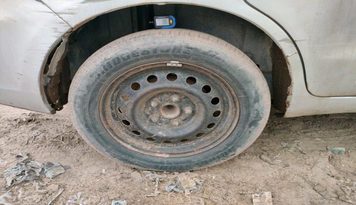 2015 Maruti Ertiga ZDI SHVS, Diesel, Manual, 2,11,037 km, tyre