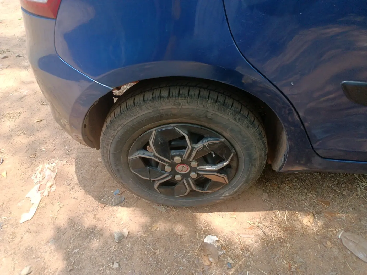 2014 Maruti Swift VXI, Petrol, Manual, 1,72,000 km, tyre