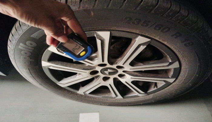 2024 Mahindra XUV700 AX 7 P AT 7 STR, Petrol, Automatic, 8,608 km, tyre