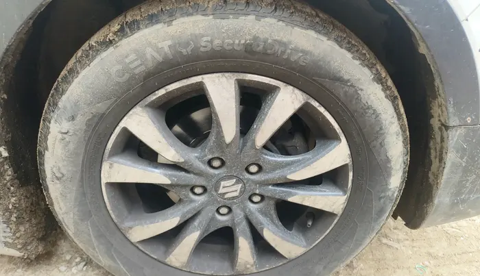 2018 Maruti S Cross ZETA 1.3, Diesel, Manual, 1,92,171 km, tyre