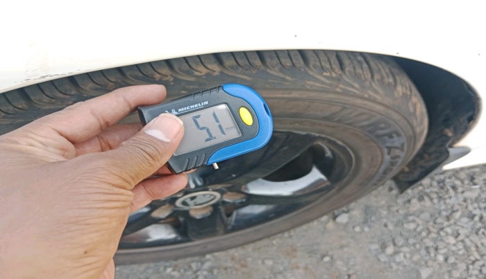 2013 Skoda Rapid ELEGANCE 1.6 TDI CR MT, Diesel, Manual, 1,20,098 km, tyre