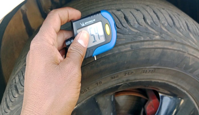 2013 Skoda Rapid ELEGANCE 1.6 TDI CR MT, Diesel, Manual, 1,20,098 km, tyre