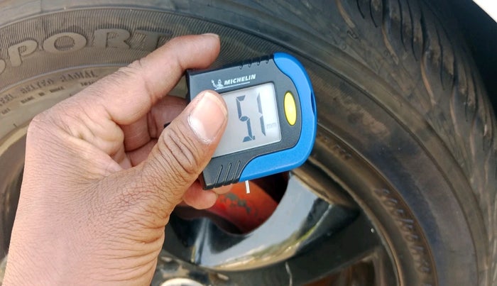 2013 Skoda Rapid ELEGANCE 1.6 TDI CR MT, Diesel, Manual, 1,20,098 km, tyre