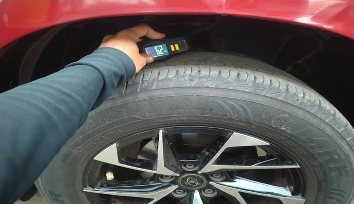 2014 Renault Duster RXL PETROL, Petrol, Manual, 79,651 km, tyre