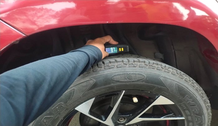 2014 Renault Duster RXL PETROL, Petrol, Manual, 79,651 km, tyre