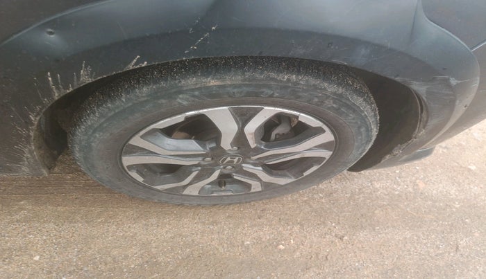 2017 Honda WR-V 1.5L I-DTEC VX MT, Diesel, Manual, 1,83,416 km, tyre