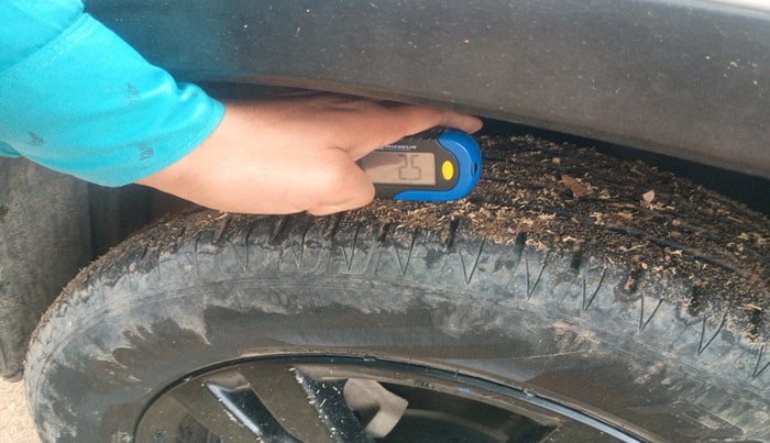 2019 Maruti Vitara Brezza ZDI, Diesel, Manual, 80,250 km, tyre