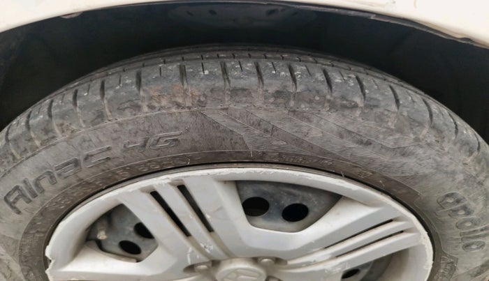 2011 Honda City 1.5L I-VTEC S MT, Petrol, Manual, 1,17,418 km, tyre