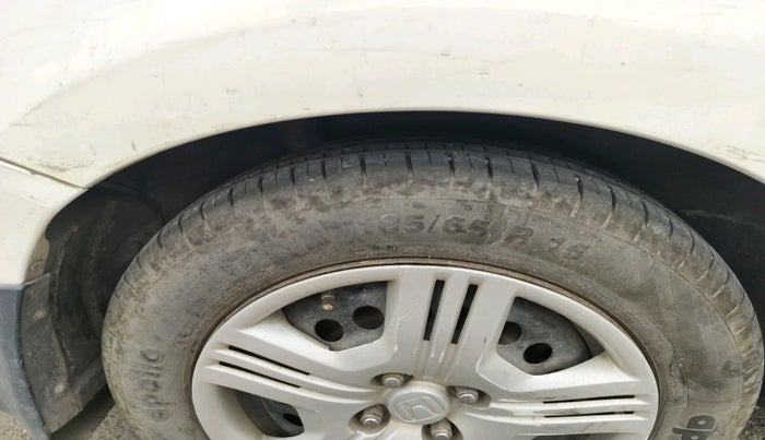 2011 Honda City 1.5L I-VTEC S MT, Petrol, Manual, 1,17,418 km, tyre