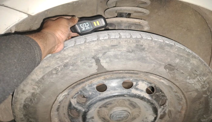 2011 Maruti Swift VXI, Petrol, Manual, 79,922 km, tyre